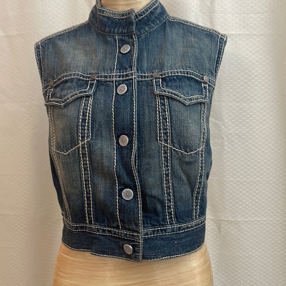 Elie Tahari Tops - 🔵 Elie Tahari distressed jean vest size L